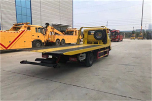 和义非事故拖车