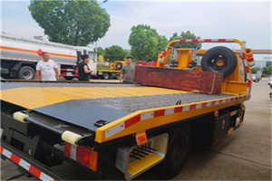 和义附近拖车电话号码服务