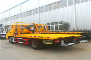 和义附近拖车救援搭电